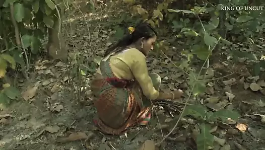 Super Sexy Desi Women Fucked In Forest